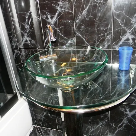 Luxury Cream Apartment *