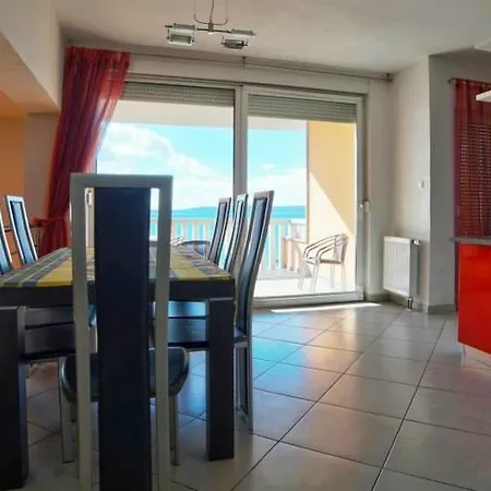 Luxury Cream Apartment *