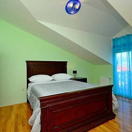 Luxury Cream Apartment *