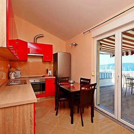 Apartment Luxury Cream Kastela