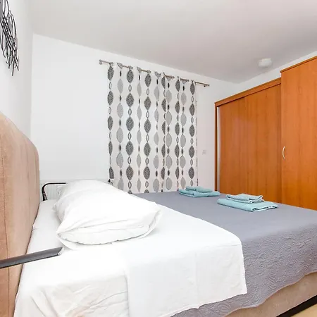 Luxury Cream Kaštela