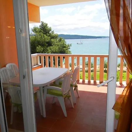 Apartment Luxury Cream Kastela