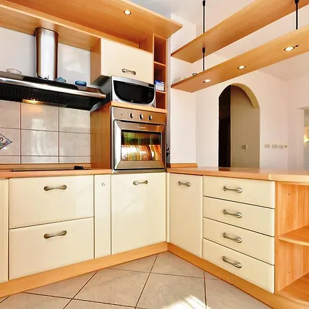 Apartment Luxury Cream *