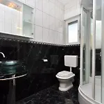 Luxury Cream Apartment *