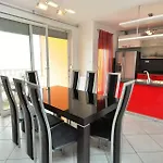 Luxury Cream Apartment Kaštela