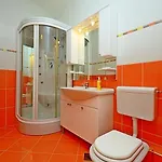 Luxury Cream * Kaštela