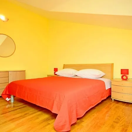 Luxury Cream Apartmán Kaštela
