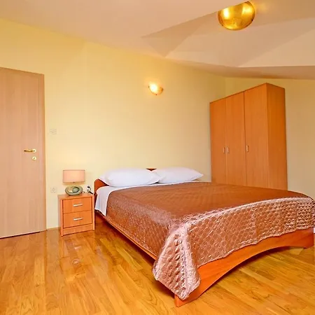 Luxury Cream Kaštela