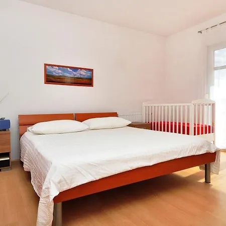 Luxury Cream Apartmán