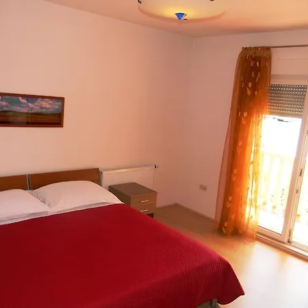 Luxury Cream Apartmán *